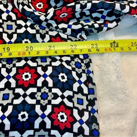 DR2 Tunic Top Large Red Navy Blue White Gray Keyhole Drawstring Tassels Floral - Picture 14 of 16